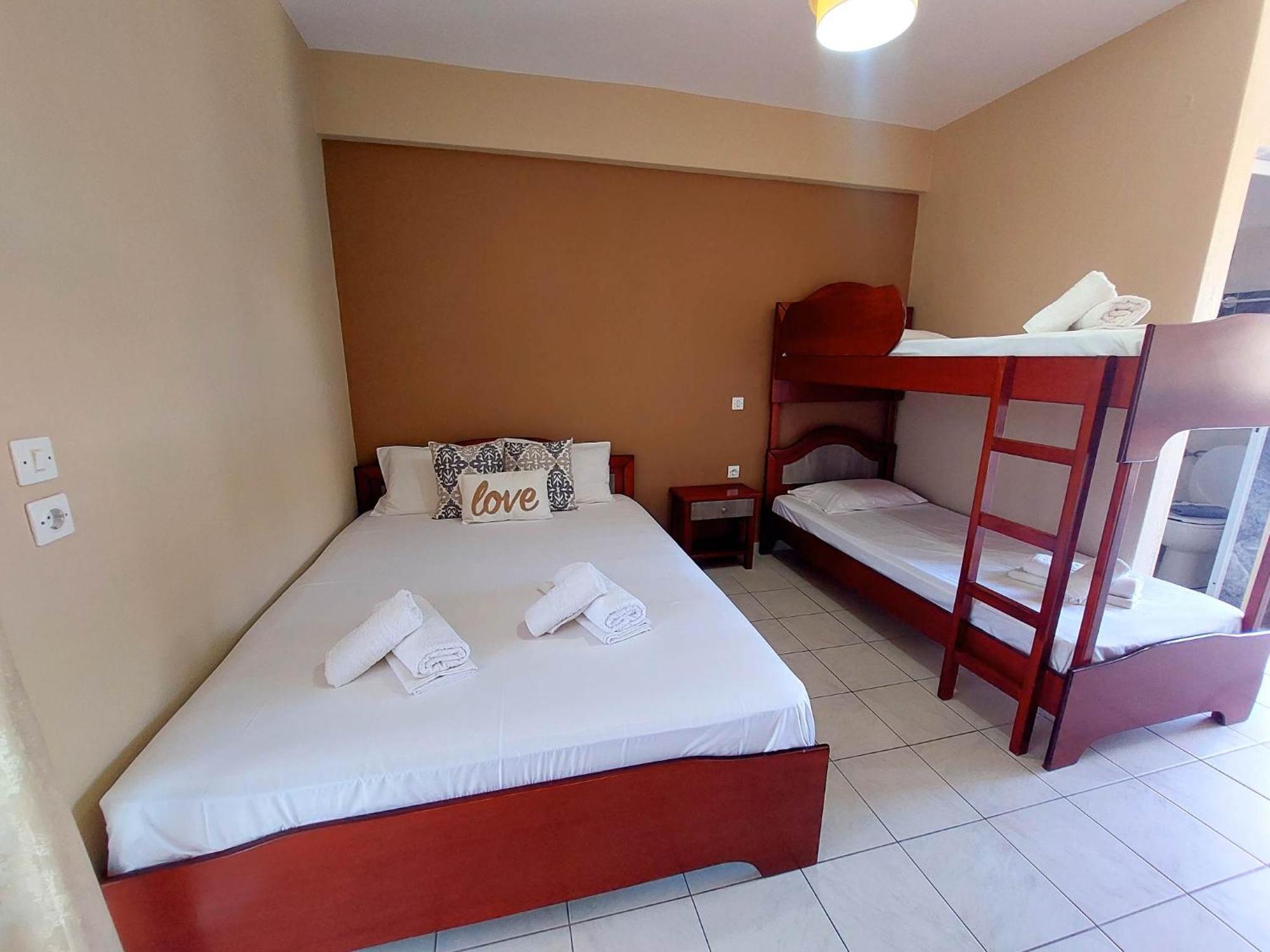 House Michalis Aparthotel Sarti Exteriör bild